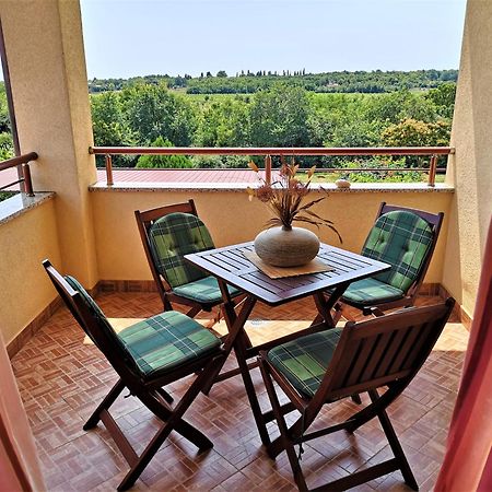 Apartments Fantazija Ρόβινι Εξωτερικό φωτογραφία
