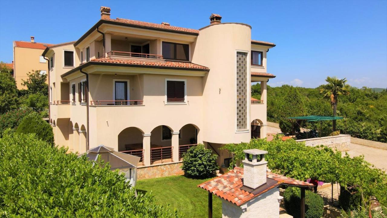 Apartments Fantazija Ρόβινι Εξωτερικό φωτογραφία