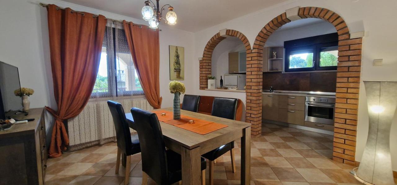 Apartments Fantazija Ρόβινι Εξωτερικό φωτογραφία